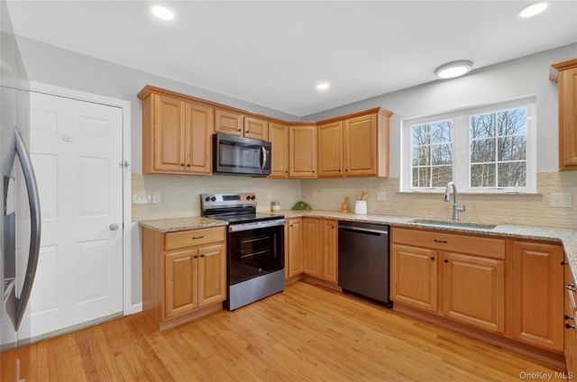 33 Berea Road, Walden, NY 12586