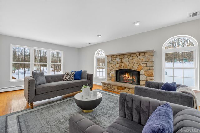 33 Berea Road, Walden, NY 12586