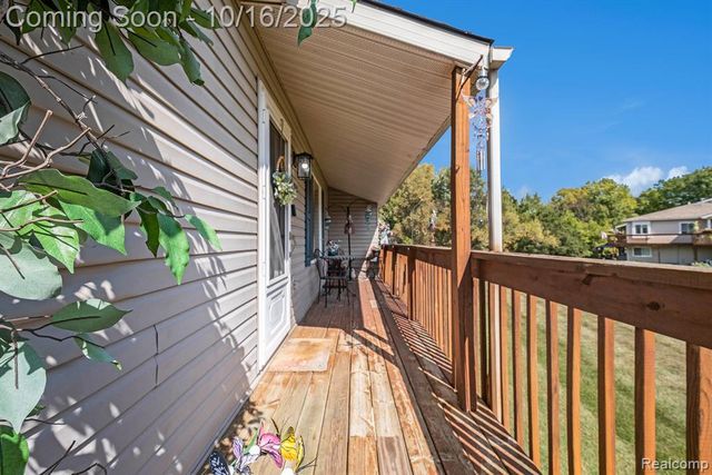 9343 Parkview Circle, Grand Blanc, MI 48439