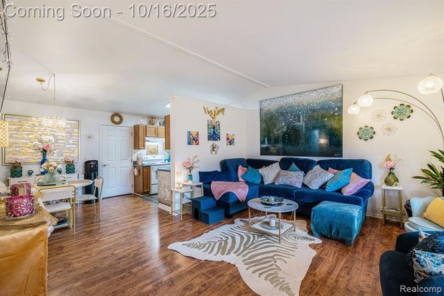 9343 Parkview Circle, Grand Blanc, MI 48439