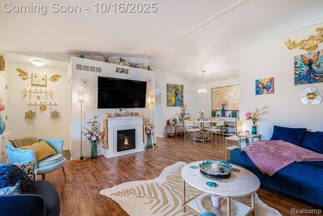 9343 Parkview Circle, Grand Blanc, MI 48439