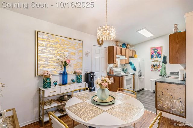 9343 Parkview Circle, Grand Blanc, MI 48439