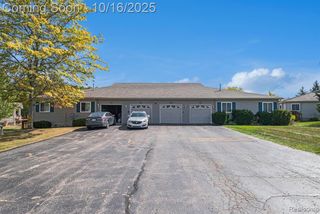 9343 Parkview Circle, Grand Blanc, MI 48439