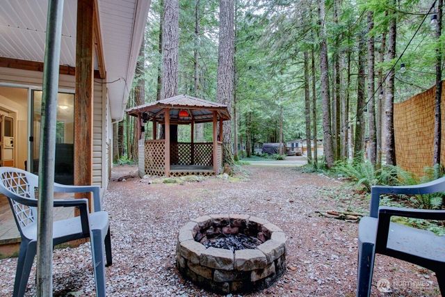 215 Big River Boulevard E, Deming, WA 98244