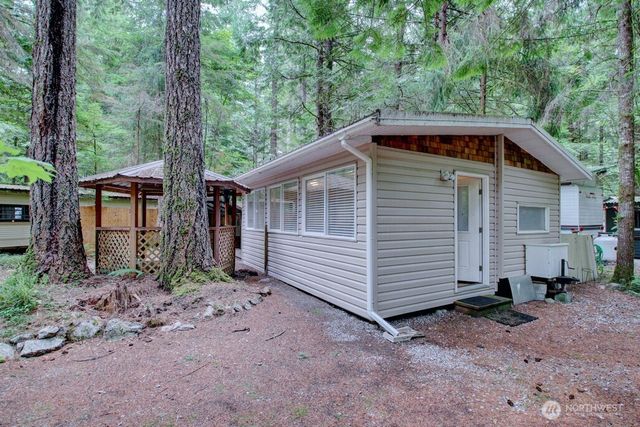 215 Big River Boulevard E, Deming, WA 98244