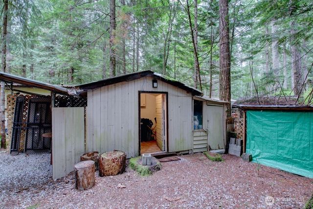 215 Big River Boulevard E, Deming, WA 98244