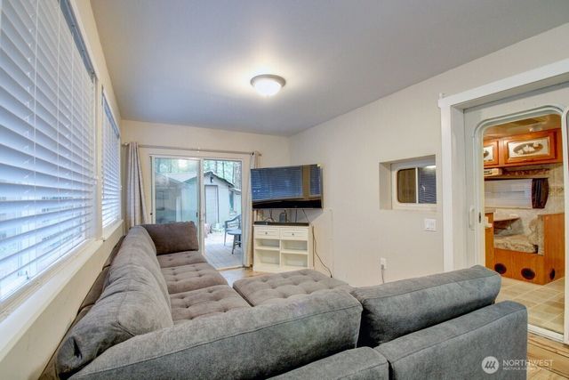 215 Big River Boulevard E, Deming, WA 98244