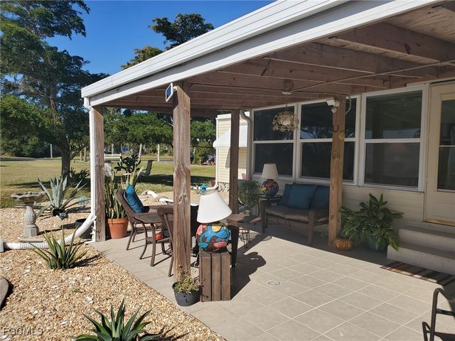 938 Lazy LN, North Fort Myers, FL 33917