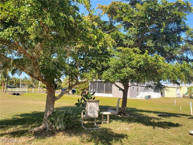 938 Lazy LN, North Fort Myers, FL 33917