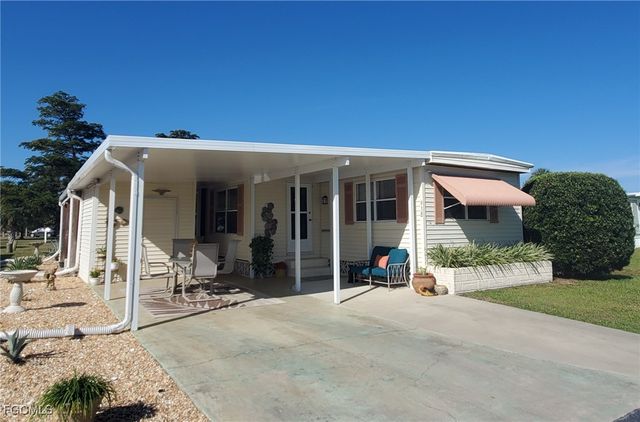 938 Lazy LN, North Fort Myers, FL 33917