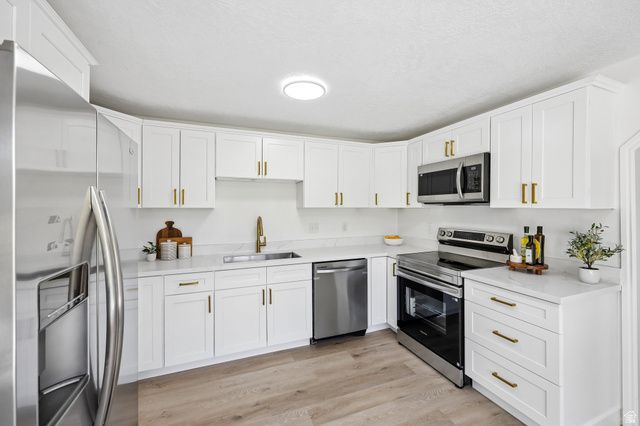 1111 W 5575 S, Riverdale, UT 84405