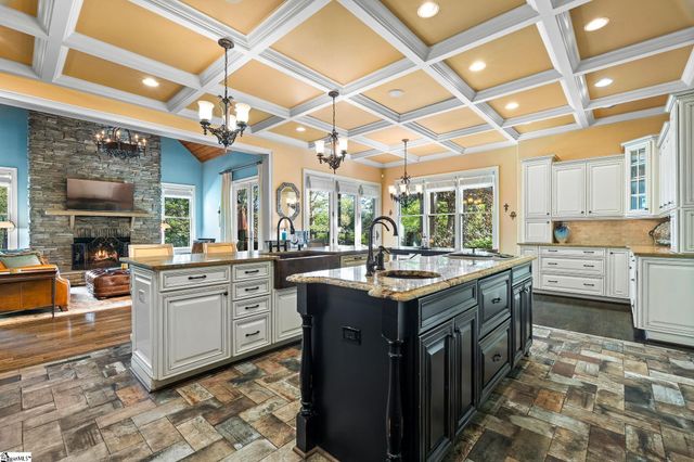 176 Reserve Drive, Piedmont, SC 29673
