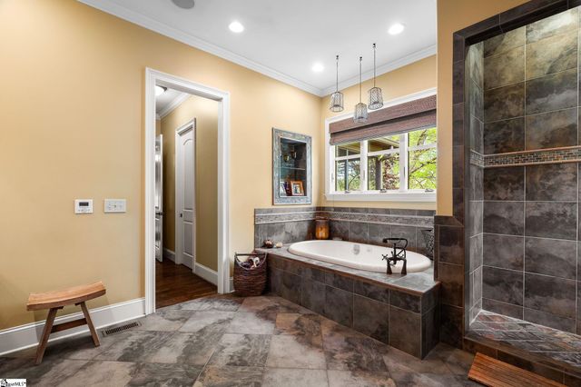 176 Reserve Drive, Piedmont, SC 29673