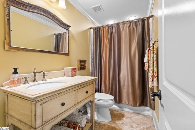 176 Reserve Drive, Piedmont, SC 29673