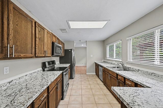 10215 Arbor Blf, San Antonio, TX 78240
