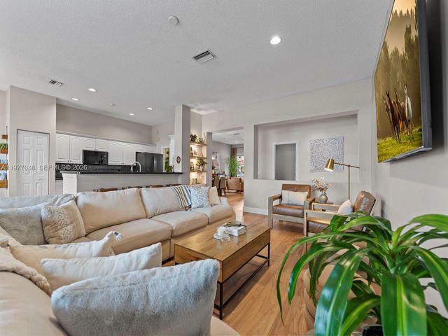 1150 Fairfield Meadows Dr, Weston, FL 33327