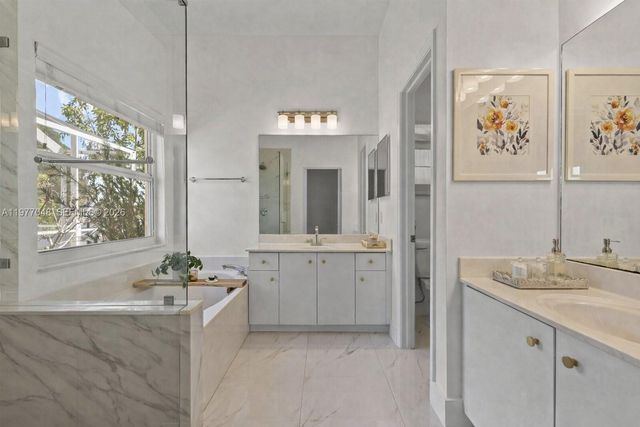 1150 Fairfield Meadows Dr, Weston, FL 33327