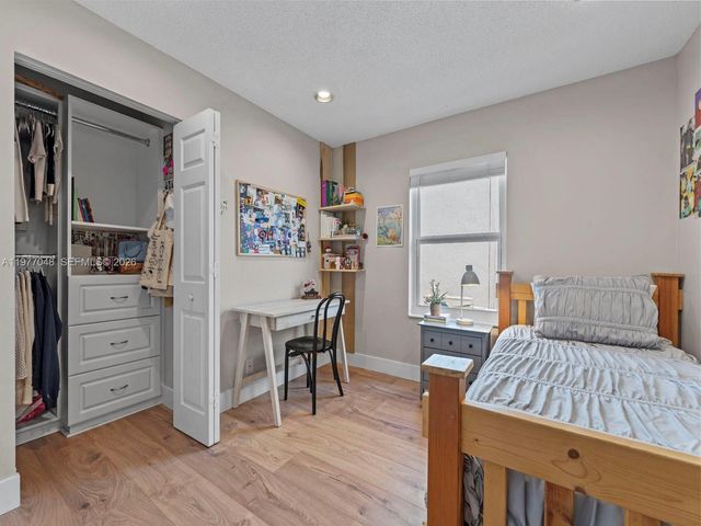 1150 Fairfield Meadows Dr, Weston, FL 33327