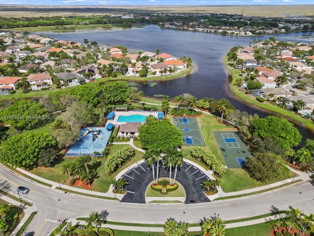 1150 Fairfield Meadows Dr, Weston, FL 33327