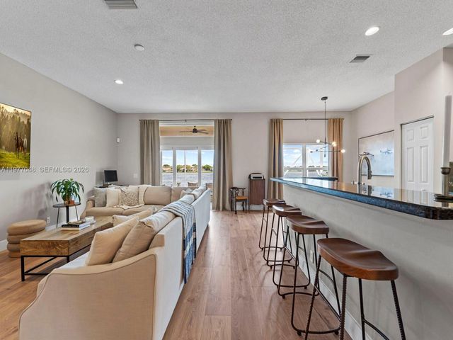 1150 Fairfield Meadows Dr, Weston, FL 33327