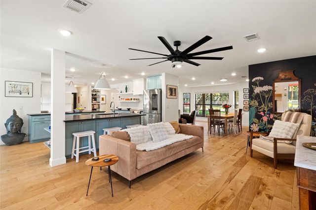 10721 Fountainbleu CIR, Austin, TX 78750