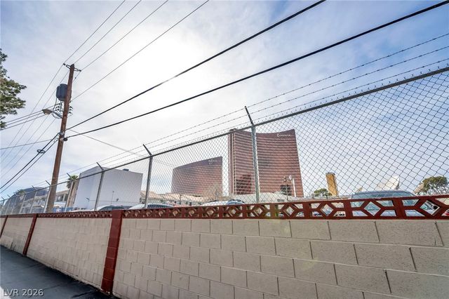 350 East Desert Inn Road 105, Las Vegas, NV 89109