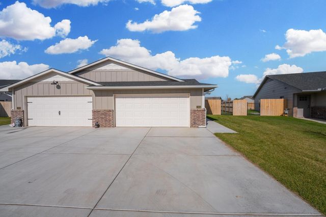 2865 S Cedar Crest Ct, Wichita, KS 67215