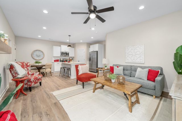 2865 S Cedar Crest Ct, Wichita, KS 67215