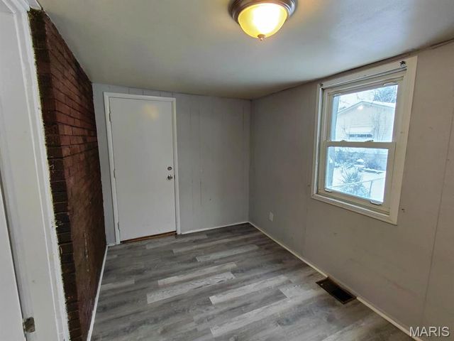 3512 West Place, St Louis, MO 63121