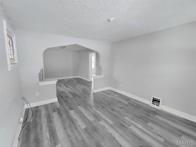 3512 West Place, St Louis, MO 63121