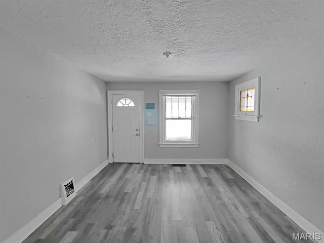 3512 West Place, St Louis, MO 63121