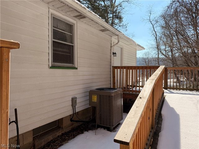 8587 County Road 15, Rayland, OH 43943