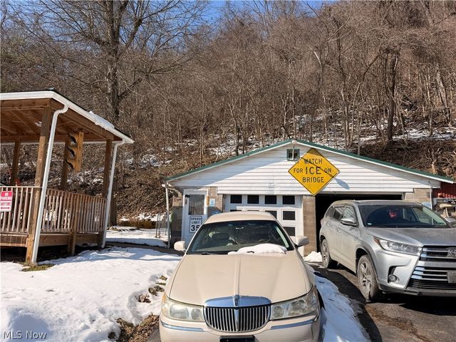 8587 County Road 15, Rayland, OH 43943