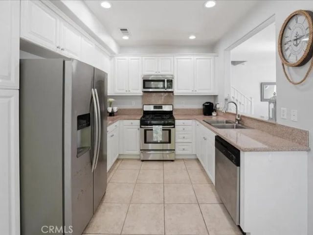 28355 Mirabelle Lane, Saugus, CA 91350