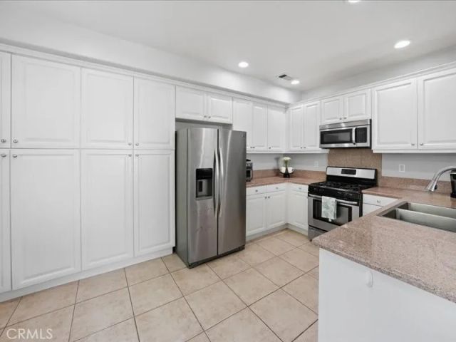 28355 Mirabelle Lane, Saugus, CA 91350