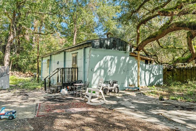68 Cherokee Farms Rd, Beaufort, SC 29906