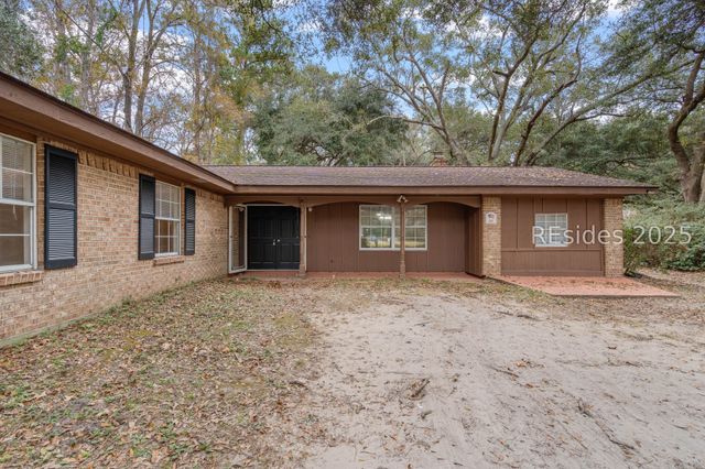 68 Cherokee Farms Rd, Beaufort, SC 29906