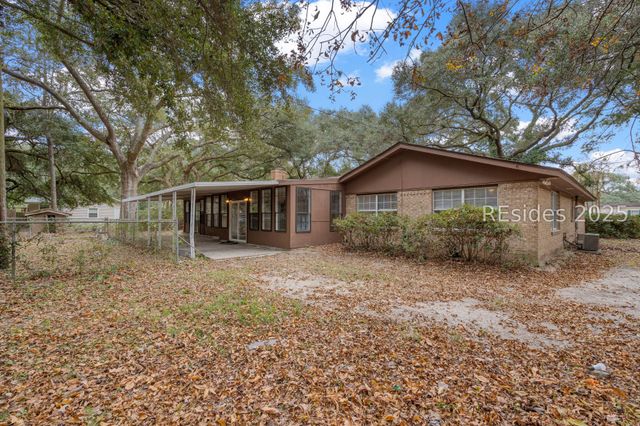 68 Cherokee Farms Rd, Beaufort, SC 29906