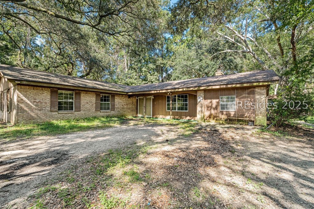 68 Cherokee Farms Rd, Beaufort, SC 29906