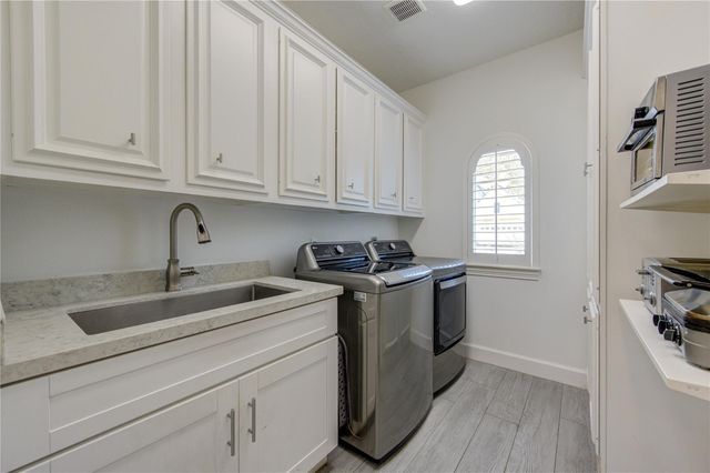 1726 Ashbury Park Drive, Houston, TX 77077