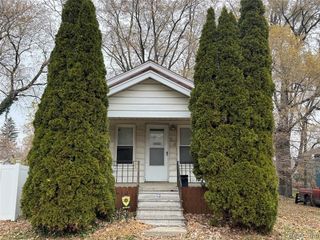 24 W Fairmount Avenue, Pontiac, MI 48340