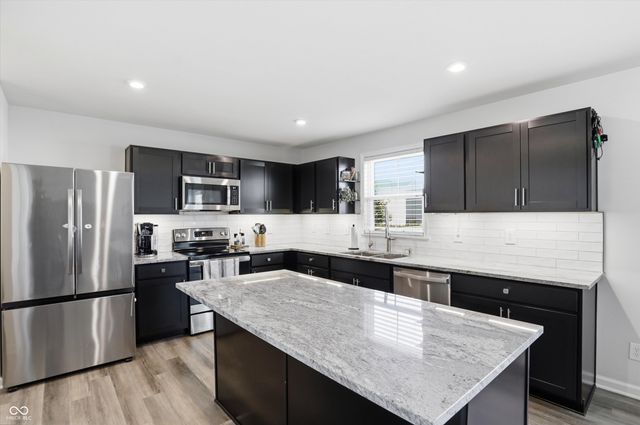 9860 Oakmont East Drive, Pendleton, IN 46064