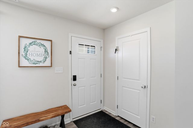 9860 Oakmont East Drive, Pendleton, IN 46064