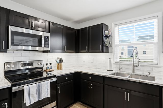 9860 Oakmont East Drive, Pendleton, IN 46064