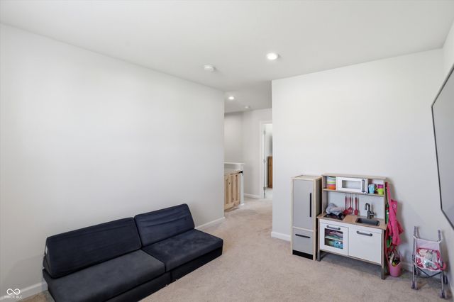 9860 Oakmont East Drive, Pendleton, IN 46064