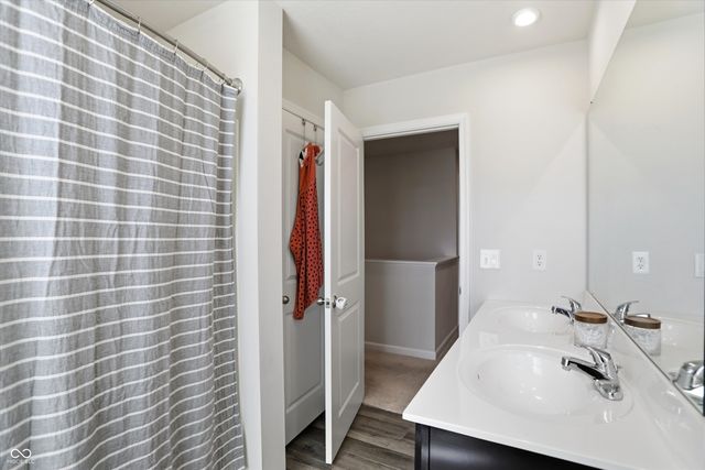 9860 Oakmont East Drive, Pendleton, IN 46064