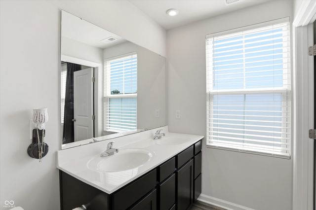 9860 Oakmont East Drive, Pendleton, IN 46064