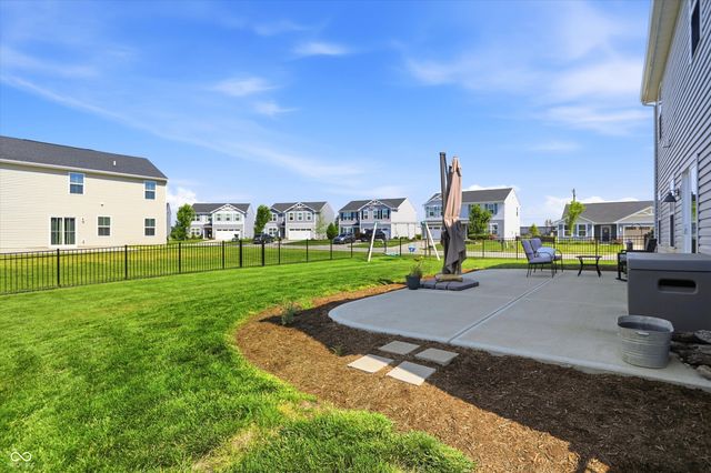 9860 Oakmont East Drive, Pendleton, IN 46064