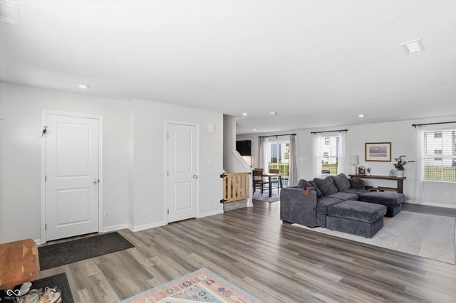 9860 Oakmont East Drive, Pendleton, IN 46064