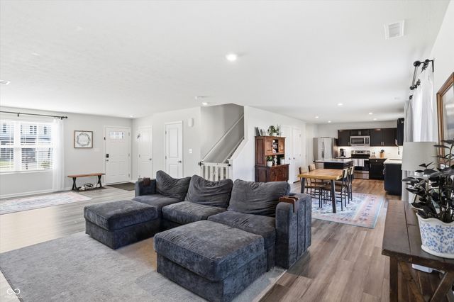 9860 Oakmont East Drive, Pendleton, IN 46064